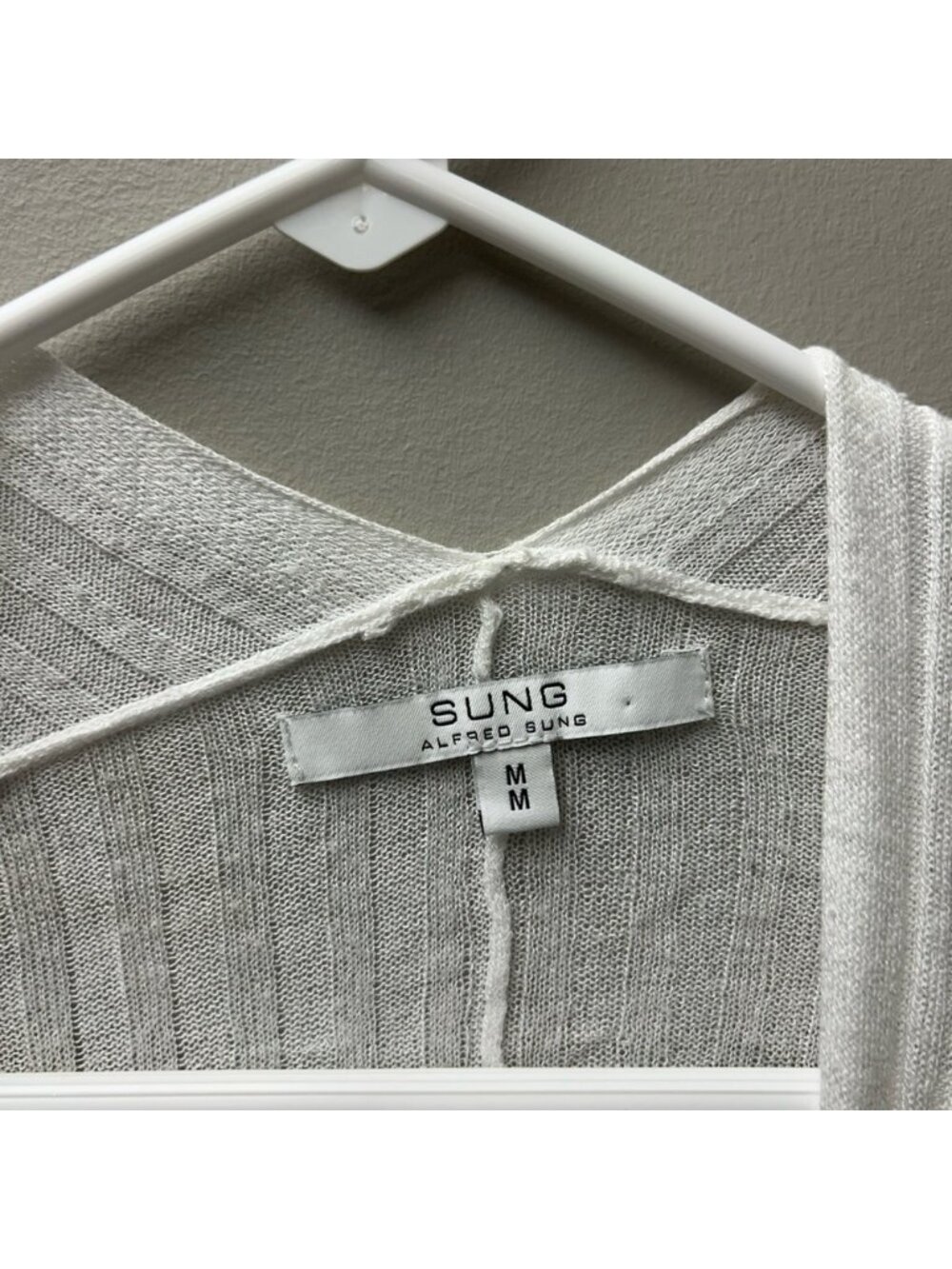 Alfred Sung Women’s‎ White Light Weight Cardigan - Picture 4 of 5